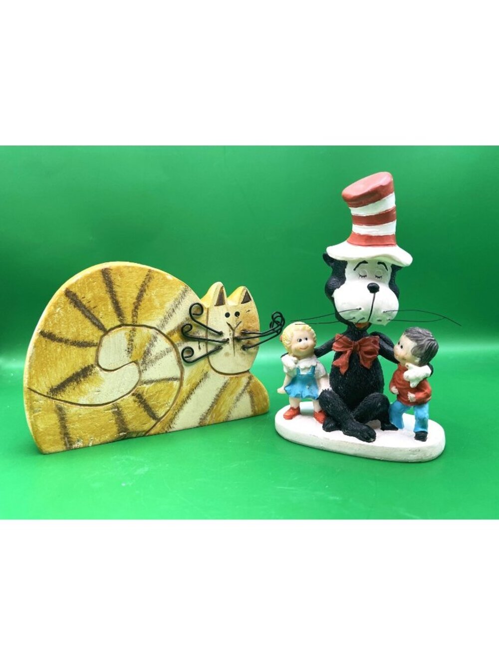 Lot 2 Cat Figurines Tender Heart Treasures 1999 Dr Seuss Cat in Hat Bobblehead
